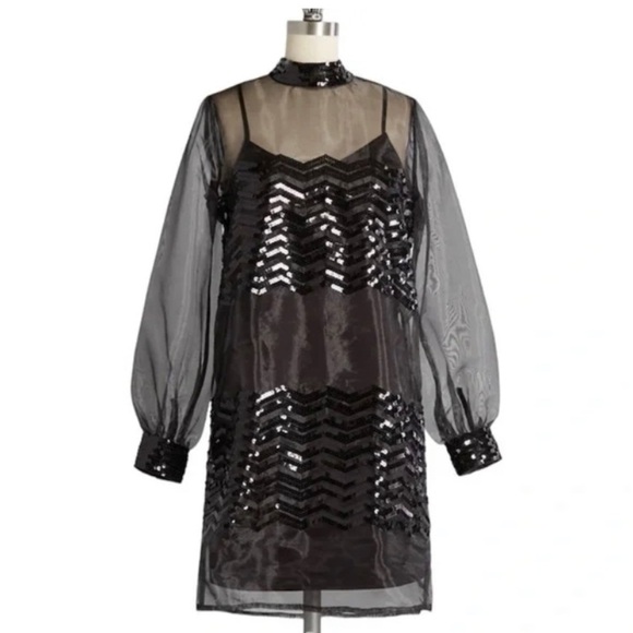 NEW ModCloth NWT Fanciful Fette Shift Dress Size S - Picture 1 of 8